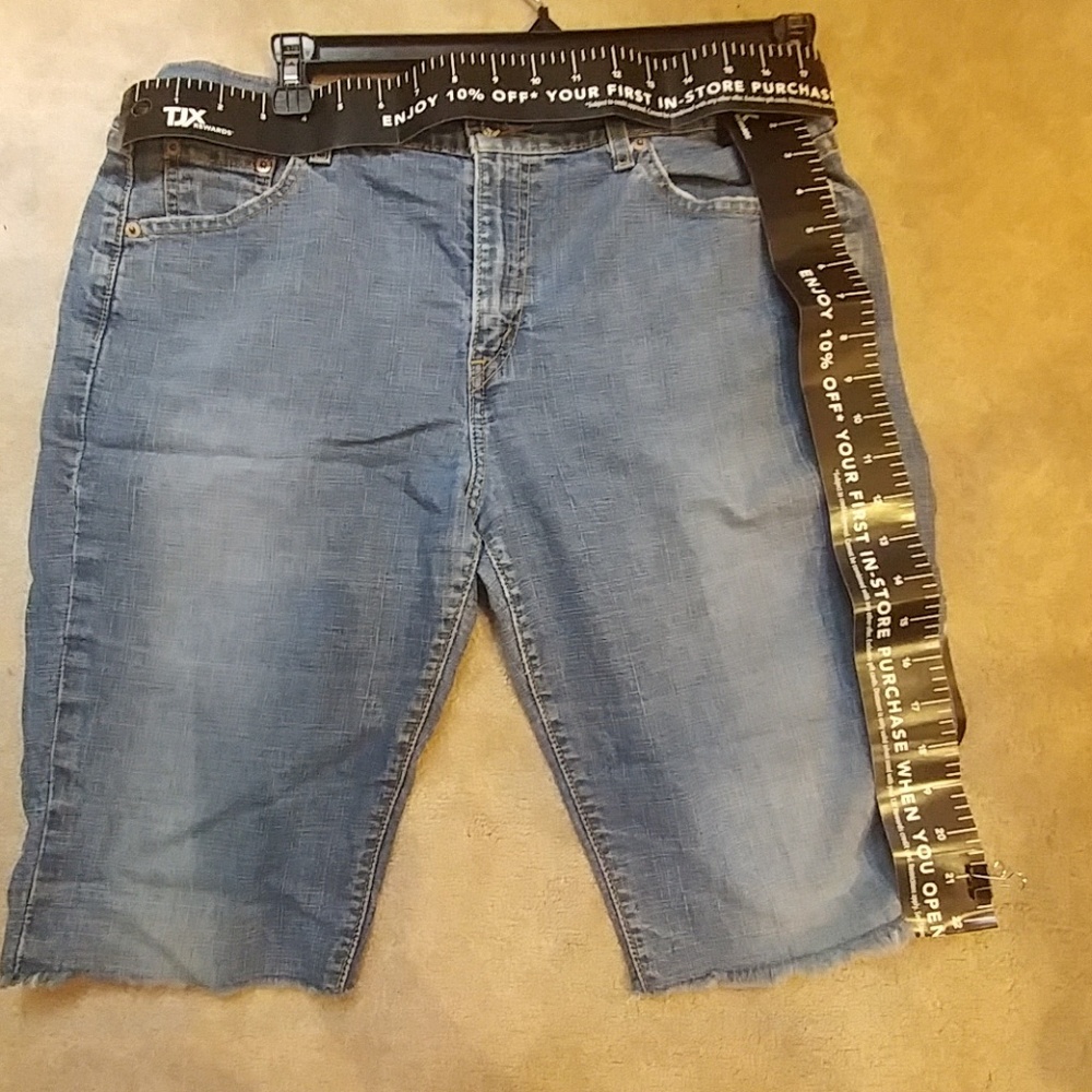 Extra photos -Levi shorts measurement